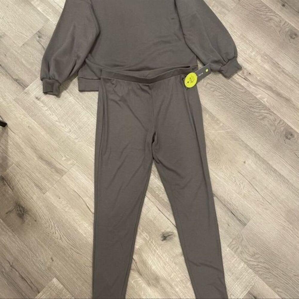 Cobble Lane Set sweater and pants size Large